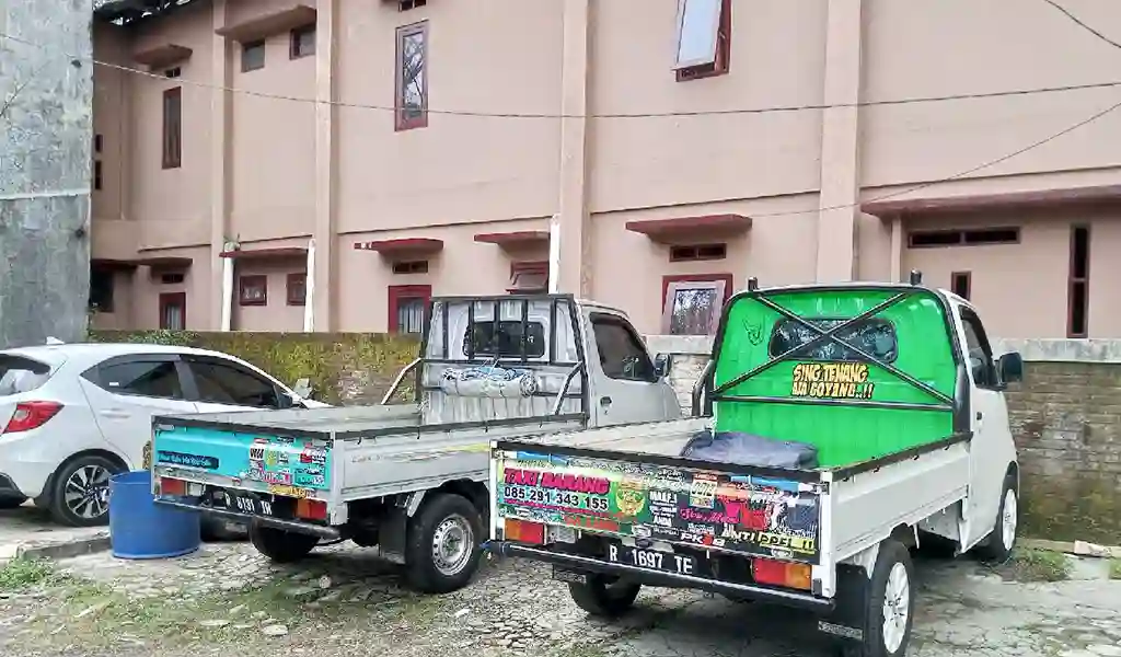1. Jasa Angkutan dan Taksi Barang