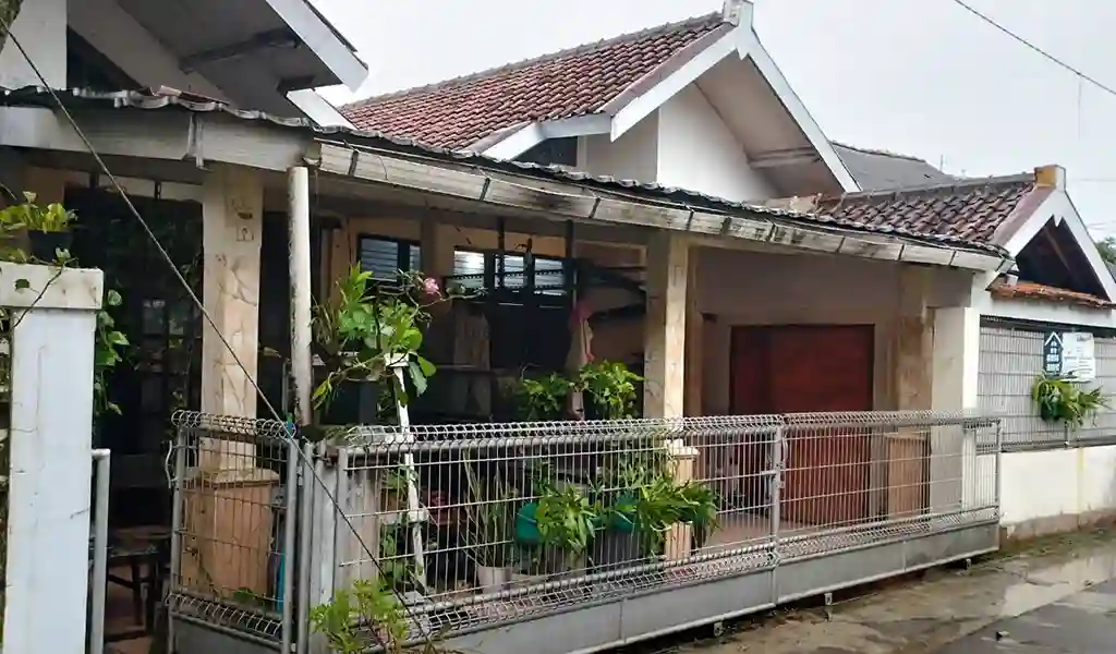 5. Kost Neng Purwokerto