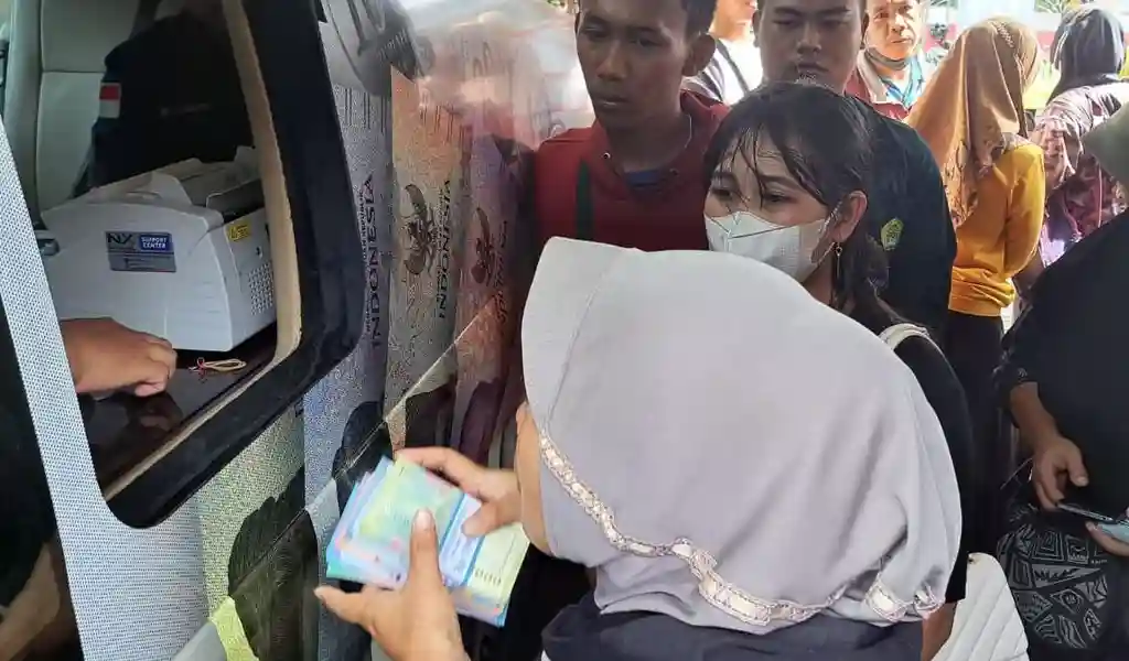 Cara Syarat Penukaran Uang Baru