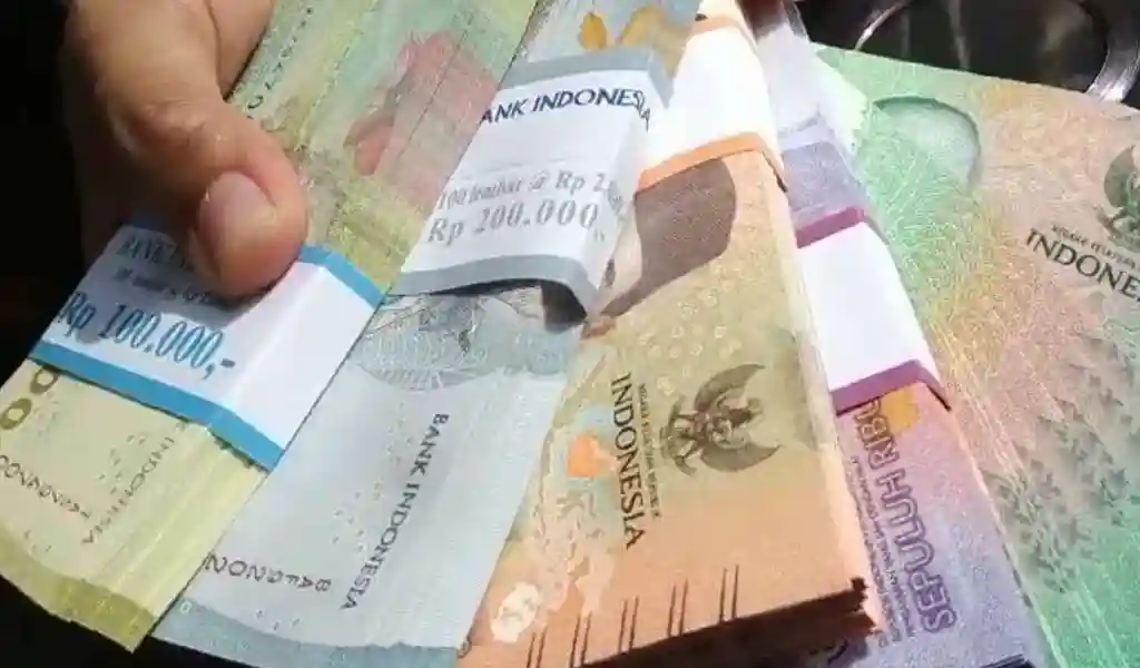 Tips Menukar Uang Baru agar Lancar